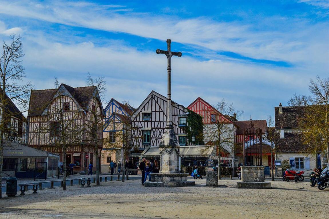 La Voulzie Appartement - Proche Centre Avec Parking Prive Provins Dış mekan fotoğraf
